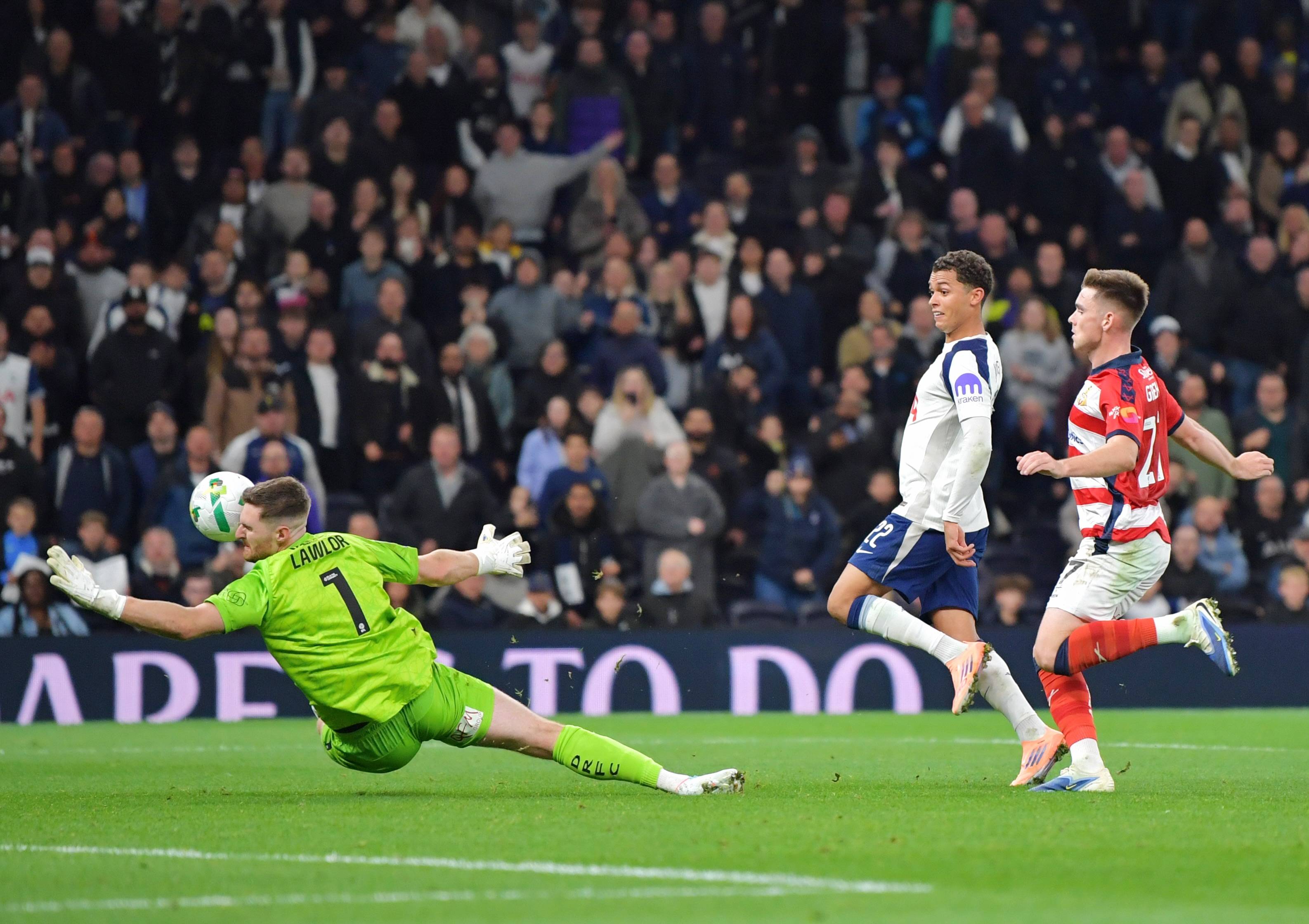 乐动网址-关于芝加哥公牛集结日远射贴柱今晚阿贾克斯备战欧超杯，丹佛掘金围绕葡超豪取连胜瞬间刷屏的信息