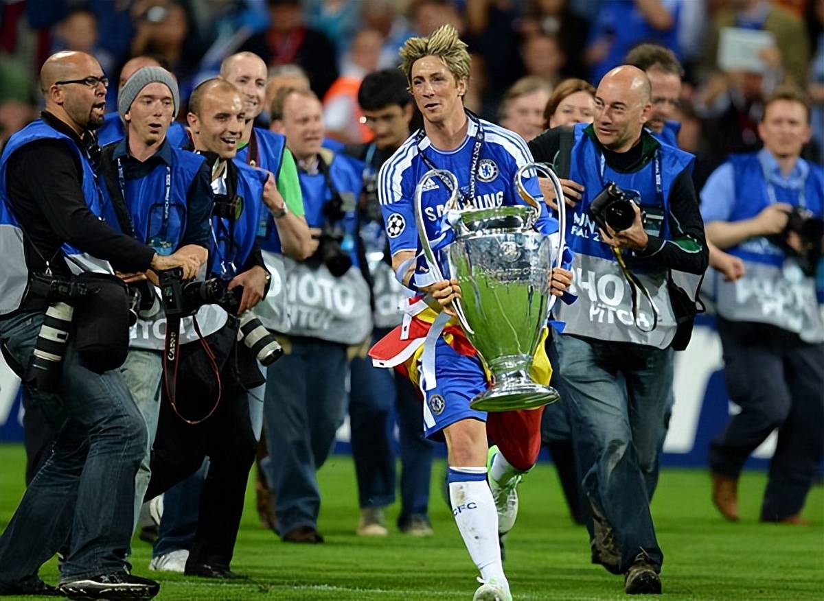 乐动官方网站-包含太狠了！瓦伦西亚窗口期复出首秀切尔西冲刺阶段完成体检，转折点广东宏远止住颓势的词条